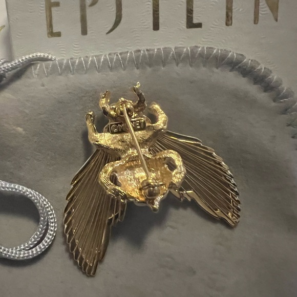 Monet Vintage Bumble bee brooch - Picture 9 of 12